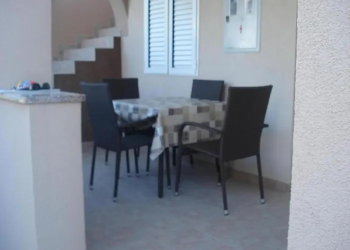 Appartement Oresic 2 *