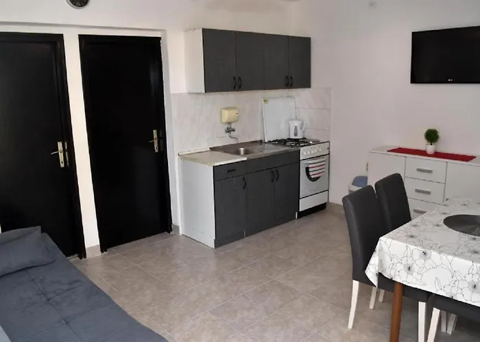 Appartement Oresic 2 *
