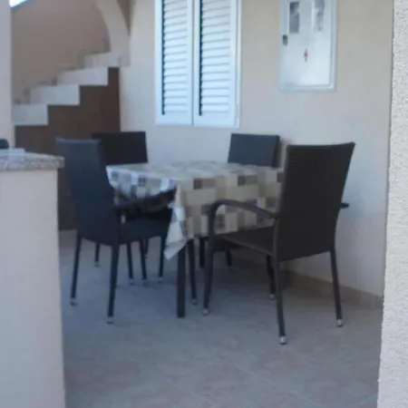Apartment Oresic 2 *